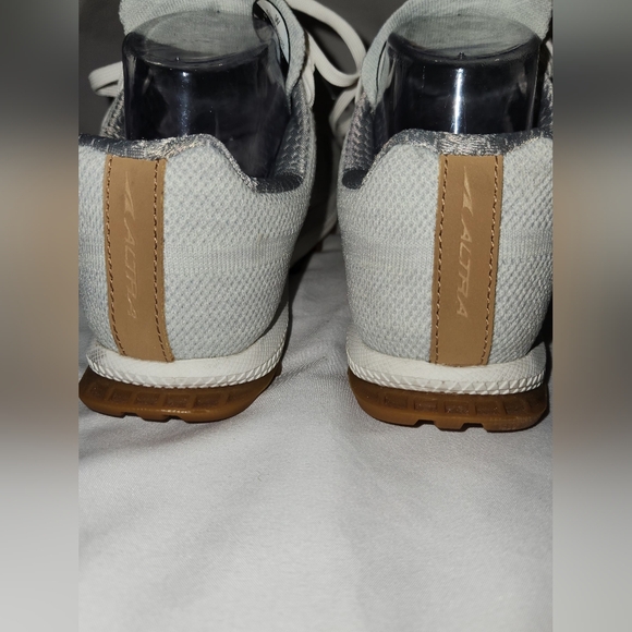 Altra Supalante Women's Gray Running Shoes. NWOT. Size 7.5 - Picture 5 of 9